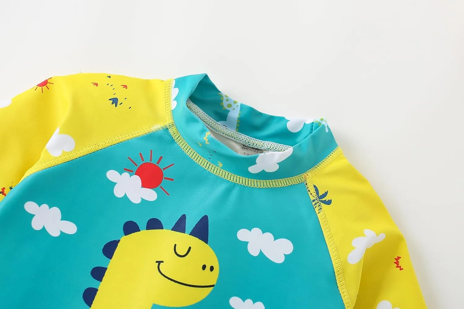 AIWUHE Toddler Boys Swimsuit Set Rash Guard Boys' Swimwear Two Piece Bathing Suit and Swim Trunk with Hat UPF 50  3-8Y